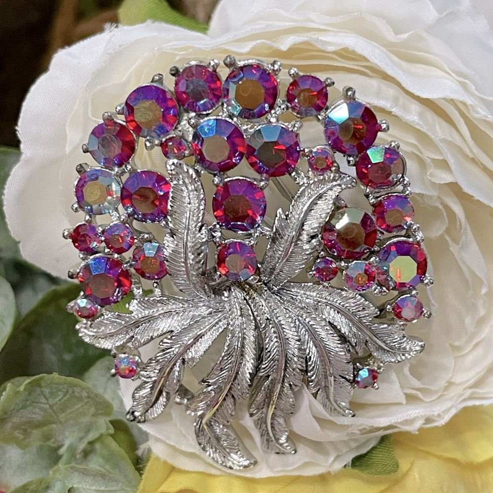 Stunning Vintage Silver and Pink Purple Aurora Borealis Crystal Brooch